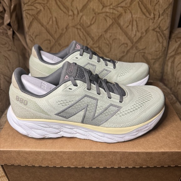 New Balance Fresh Foam x‎ 880v14 Running Shoe Mint Green Women\'s 10.5 B *W880N14